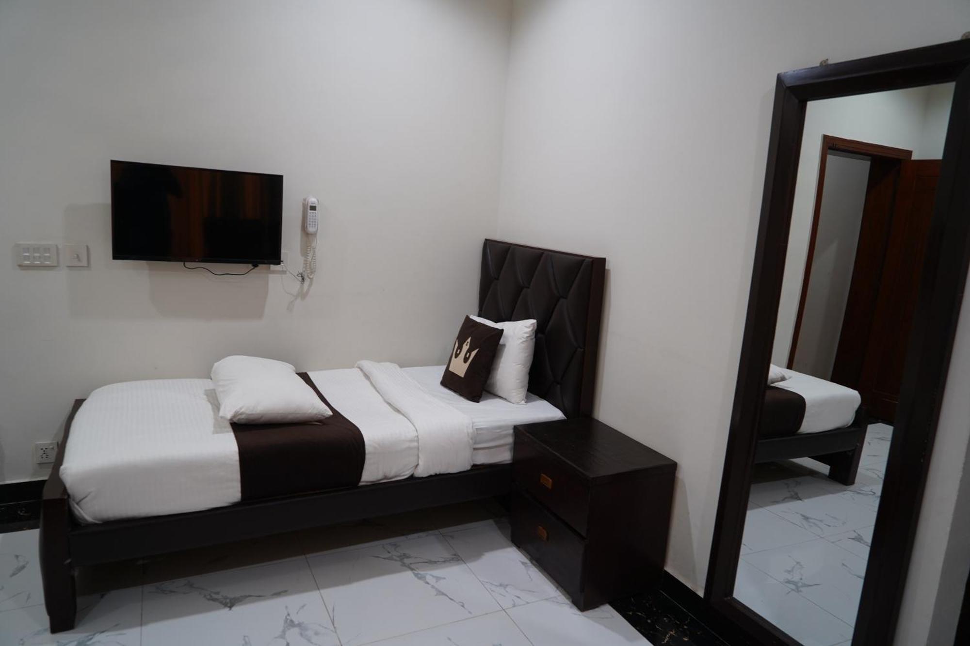 Grand Royal Bed & Breakfast Islamabad Luaran gambar